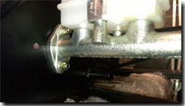 Master cylinder fitted on the opposite side of the footwell - Click for larger image
